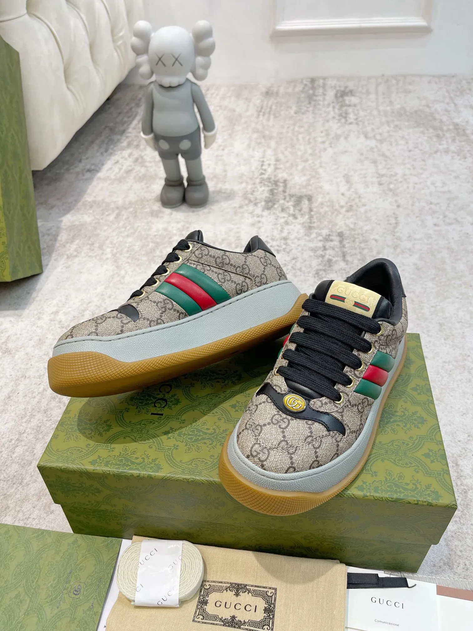 👟👟Ex-factory price 660👟👟Gucci's latest chubby thick-soled dirty shoes~~couple casual shoes, 6cm height-increasing shoes~~ The upper is stained cowhide stitched with classic double G cloth fabric, the terry cloth is delicate and sweat-absorbent and breathable, the foot pad is integrated with latex injection molding, 6cm thick T👟👟Ex-factory price U two-color sole✅ 35-40